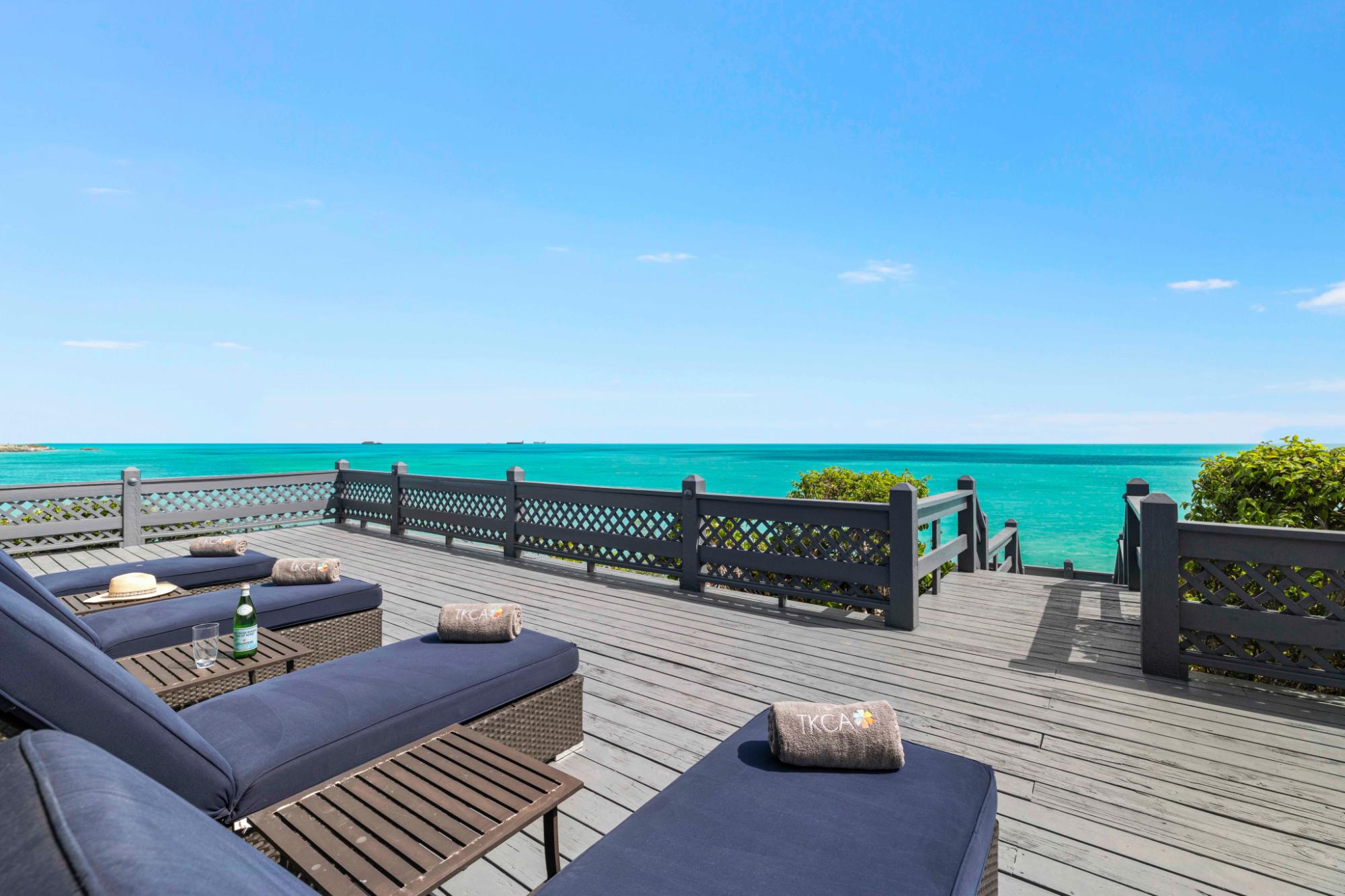 VILLA SEACLIFF: CHALK SOUND
