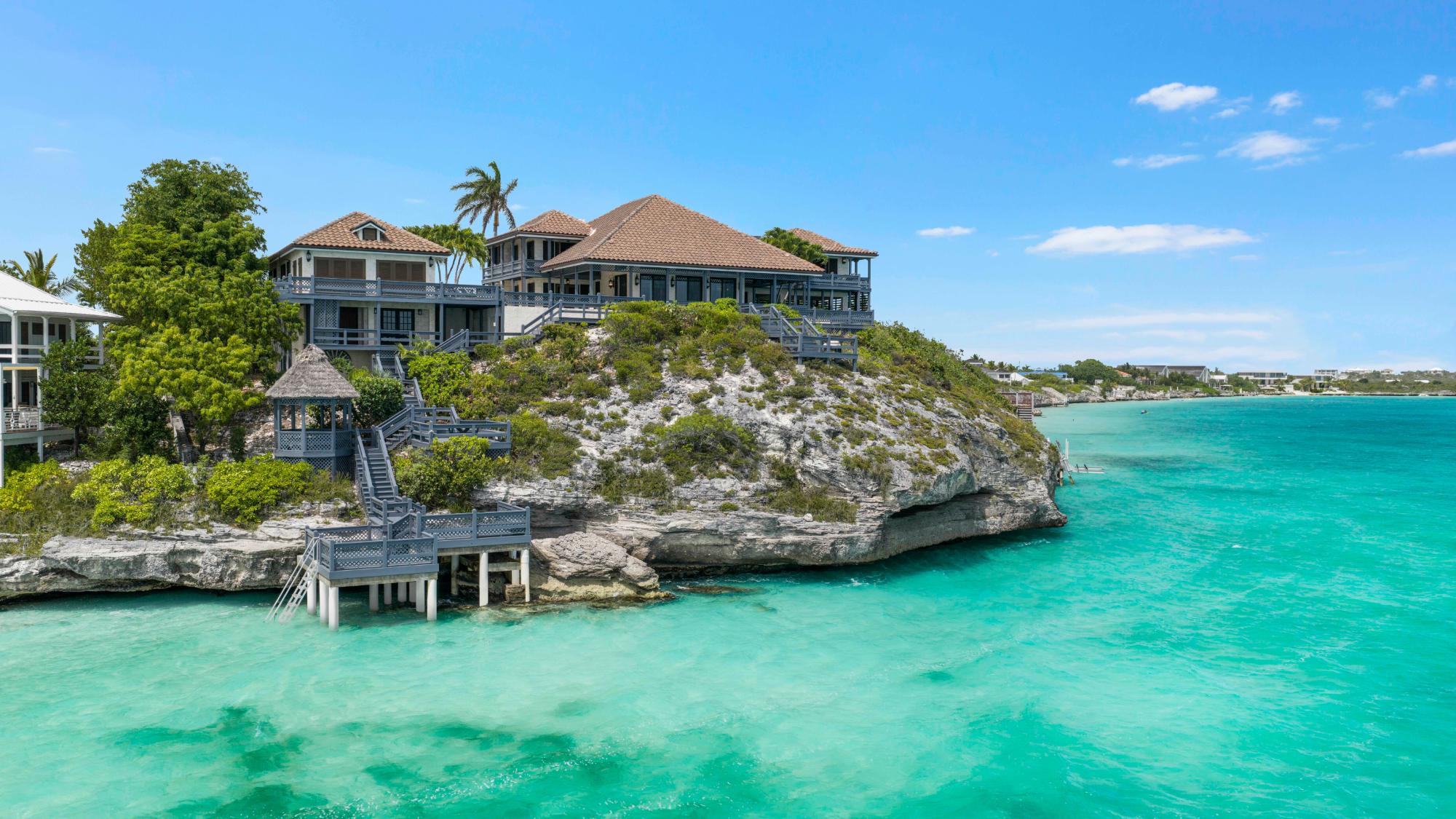 VILLA SEACLIFF: CHALK SOUND