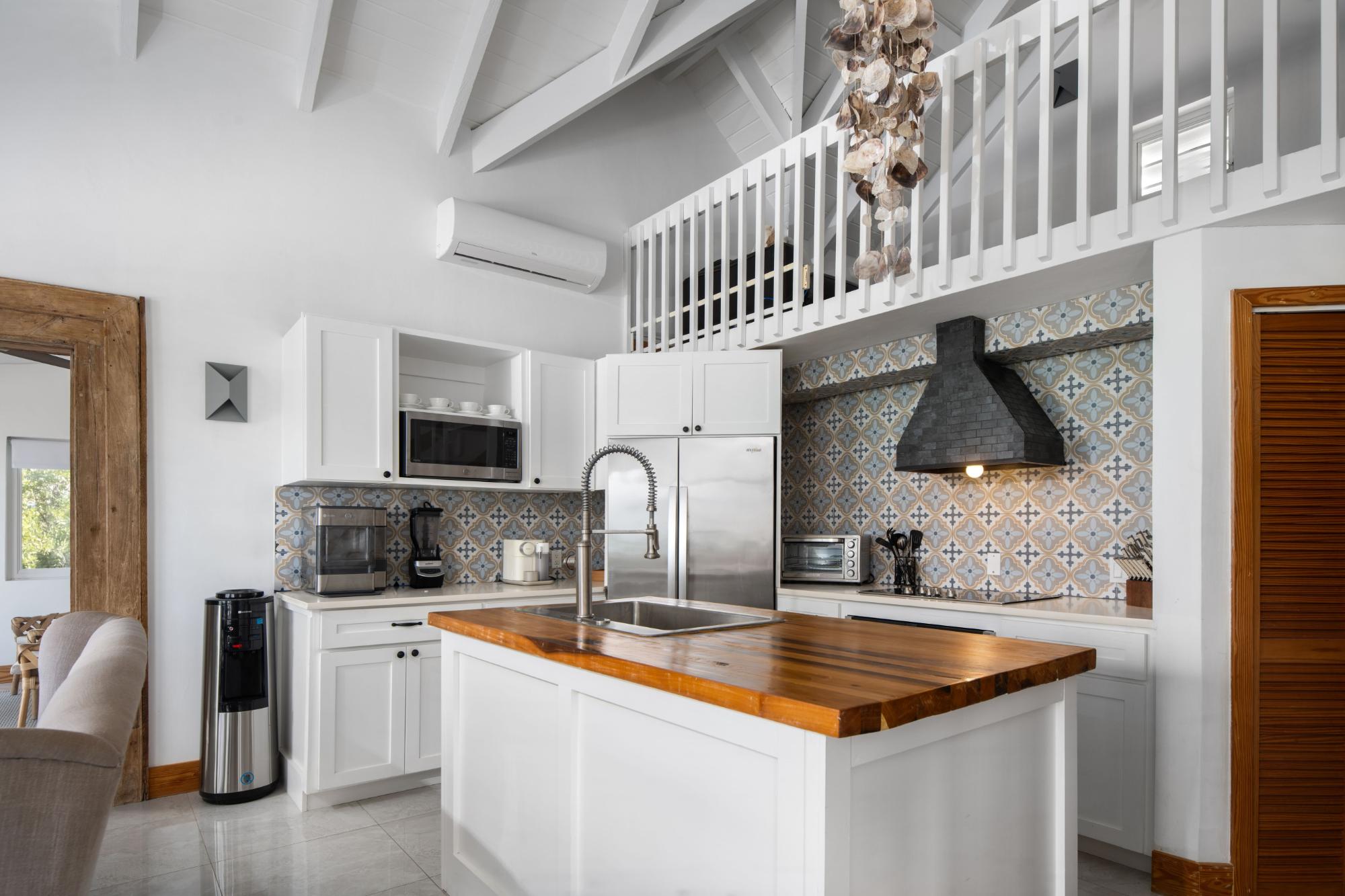 VILLA JUAN DEL MAR: CHALK SOUND