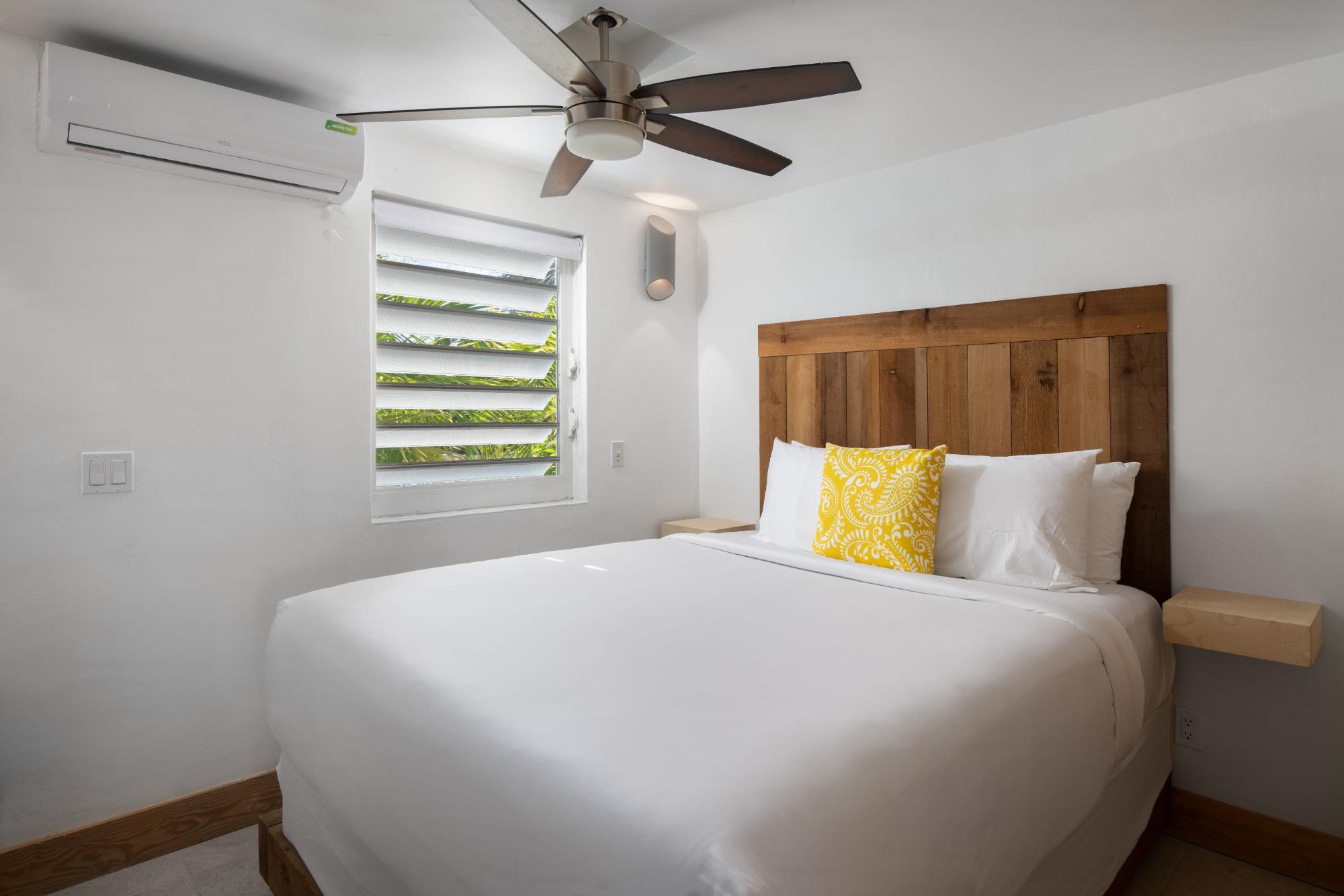 VILLA JUAN DEL MAR: CHALK SOUND
