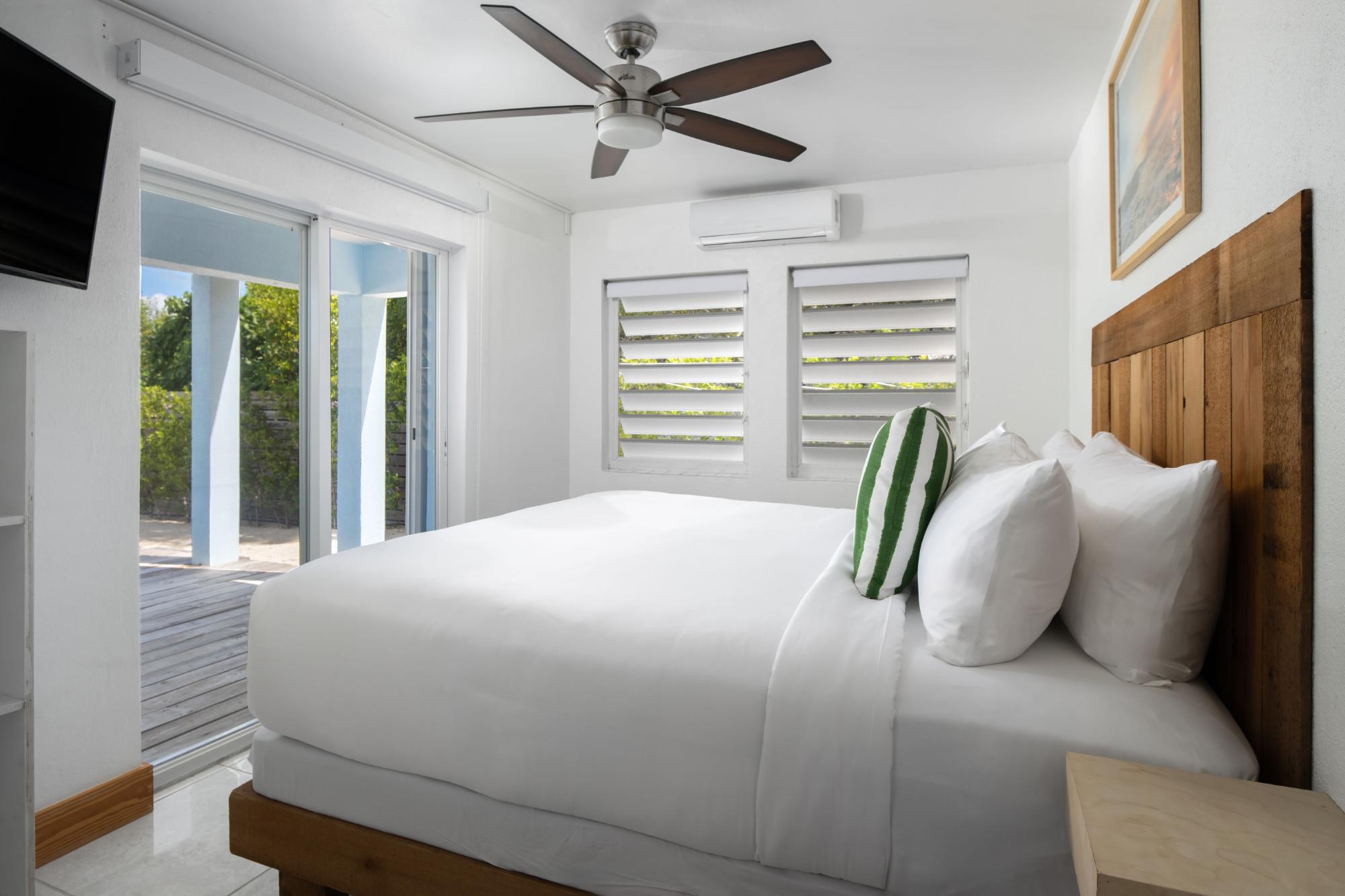 VILLA JUAN DEL MAR: CHALK SOUND