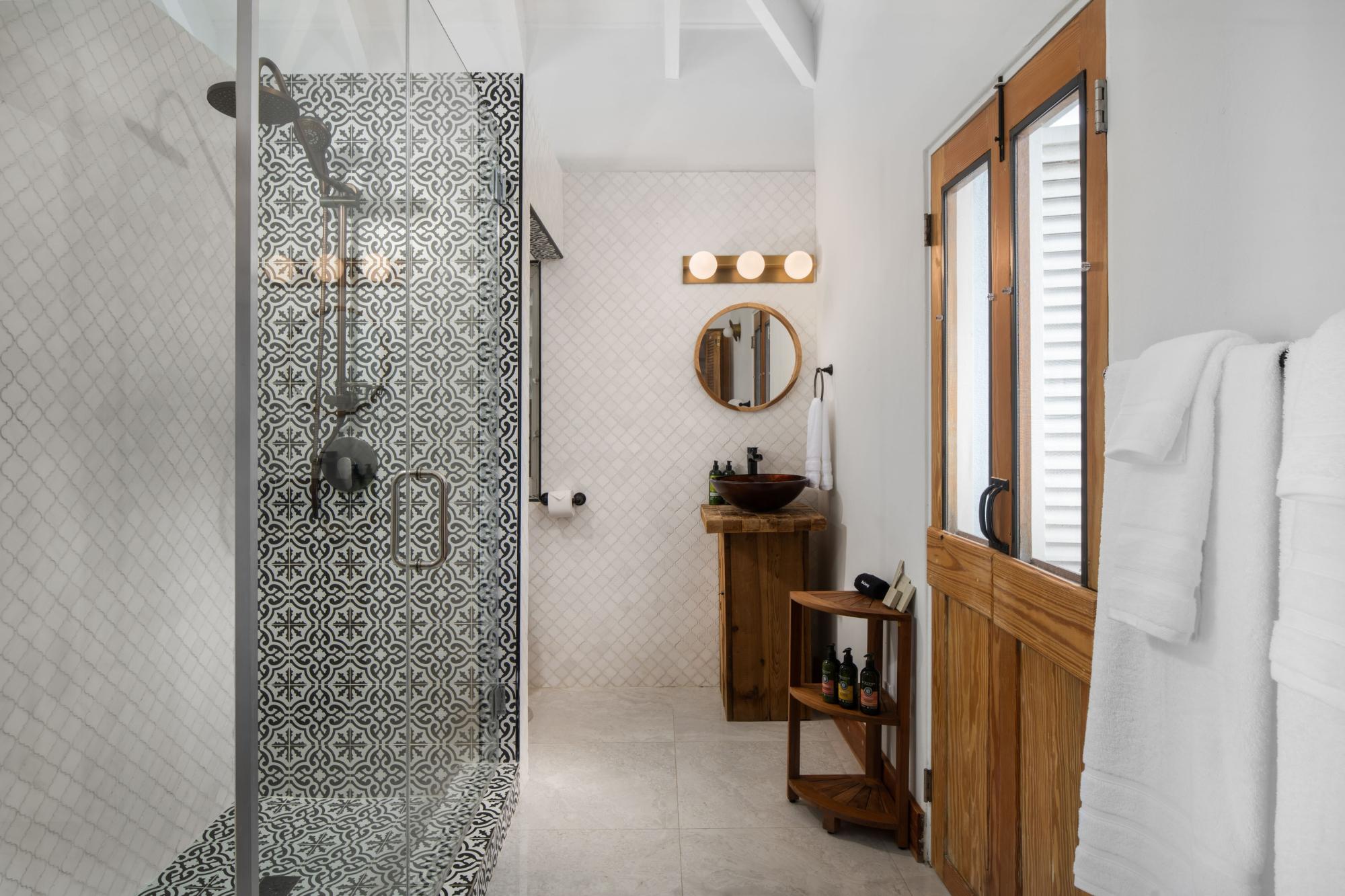 VILLA JUAN DEL MAR: CHALK SOUND
