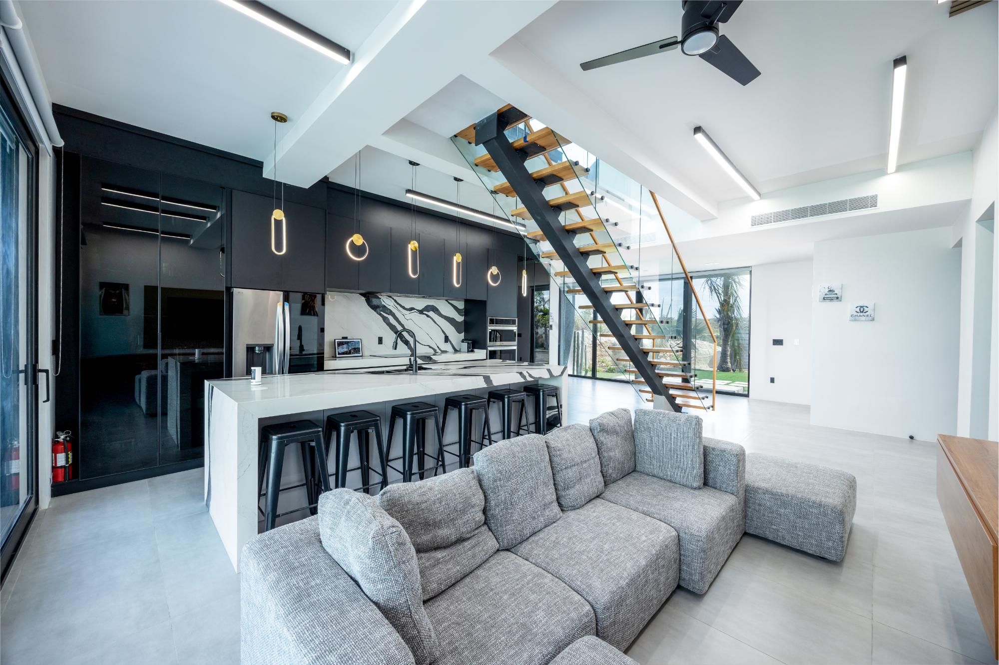 Onyx East
