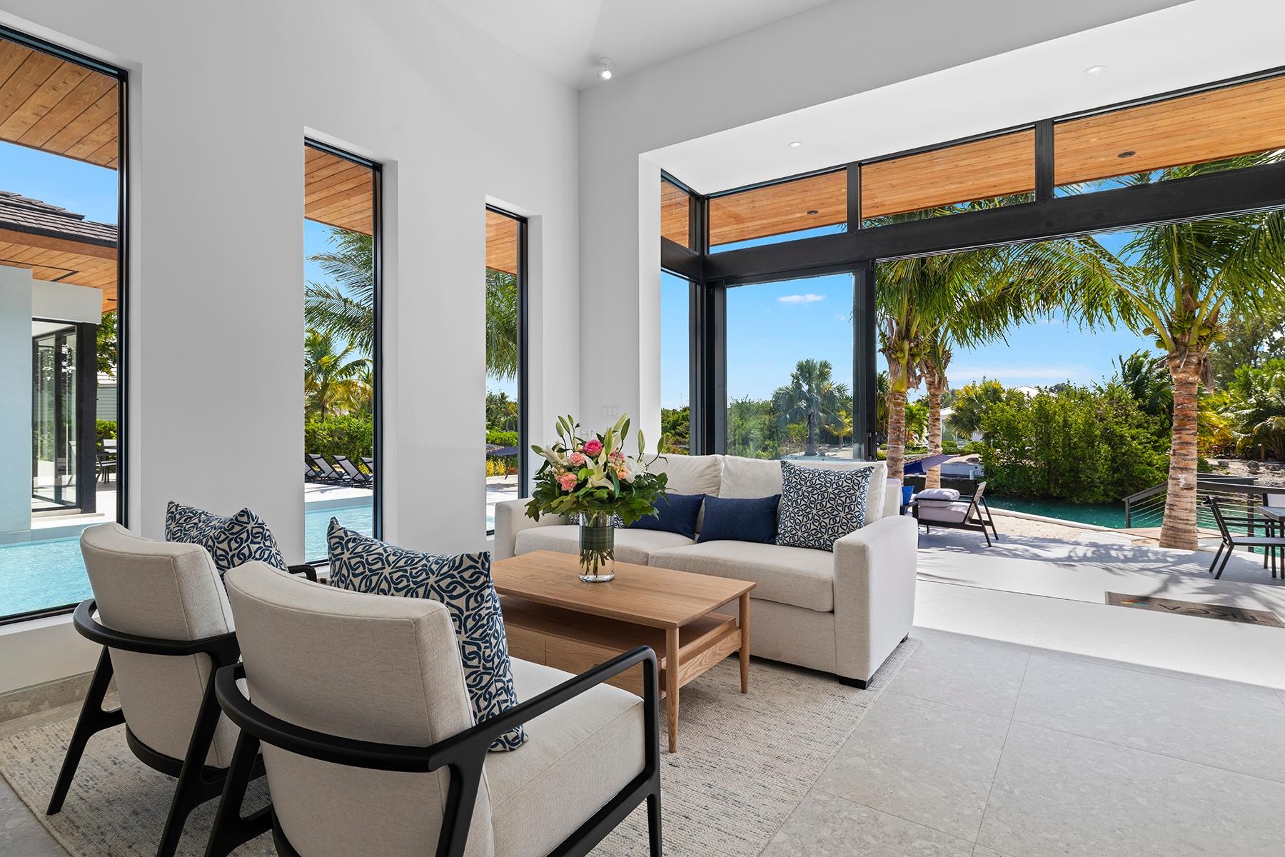 Aqua Solis Villa- Leeward