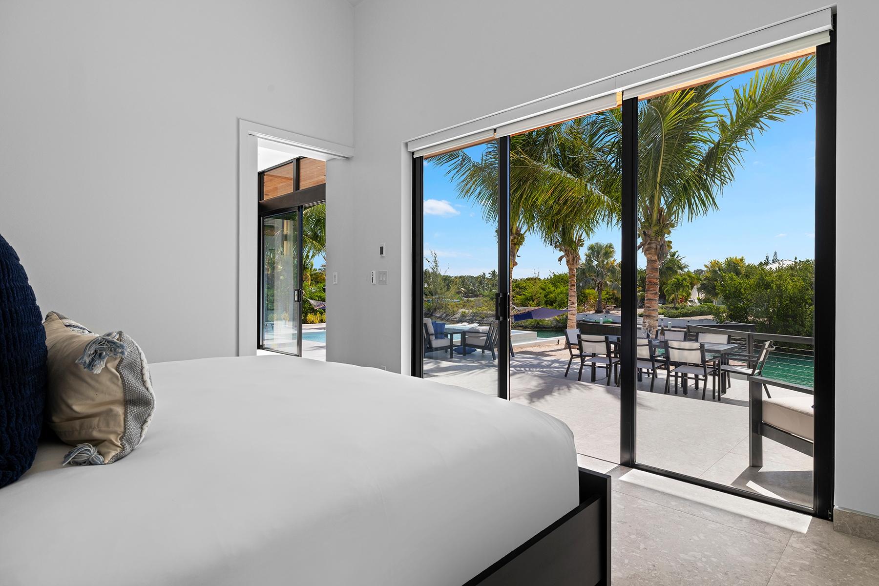 Aqua Solis Villa- Leeward