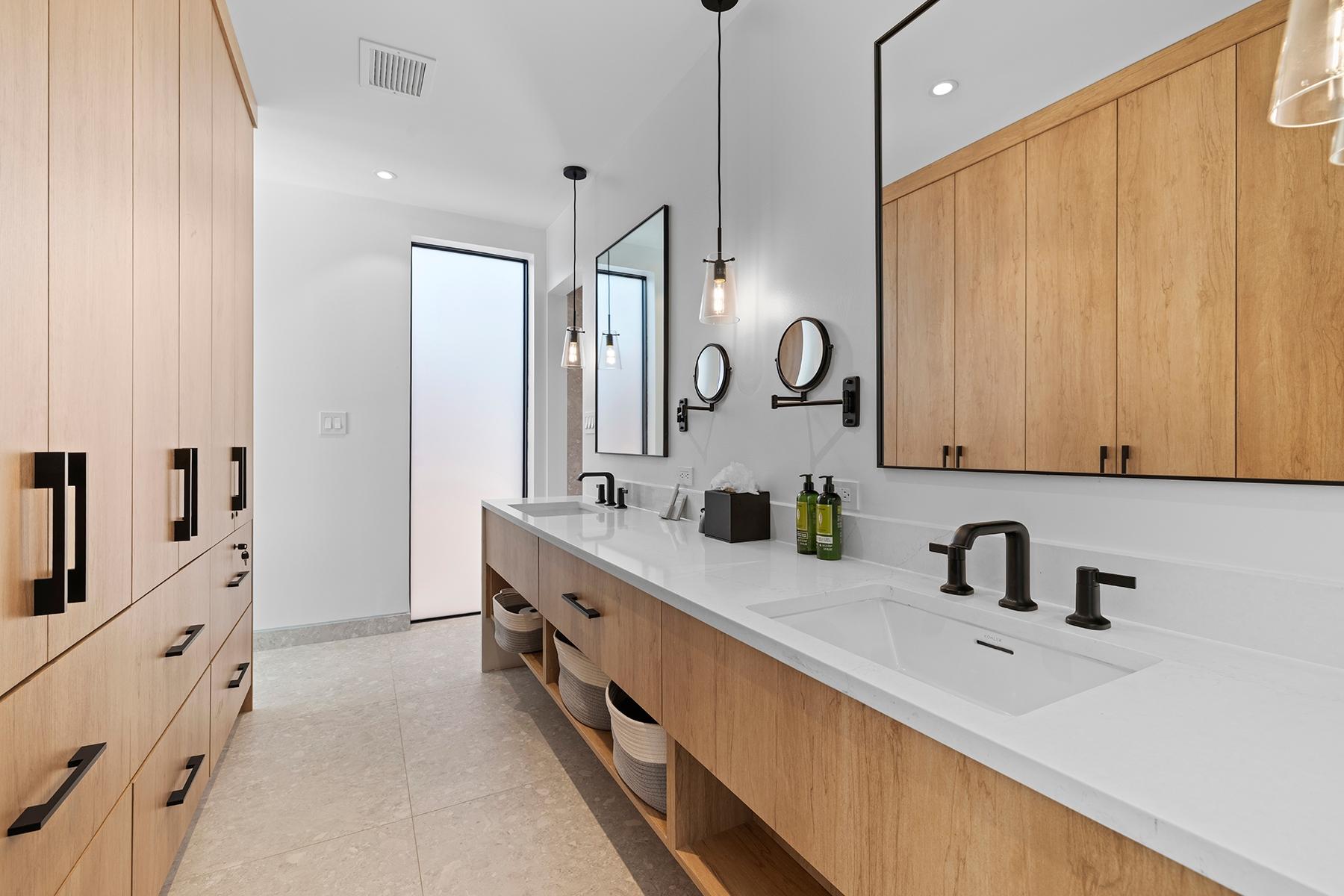 Aqua Solis Villa- Leeward