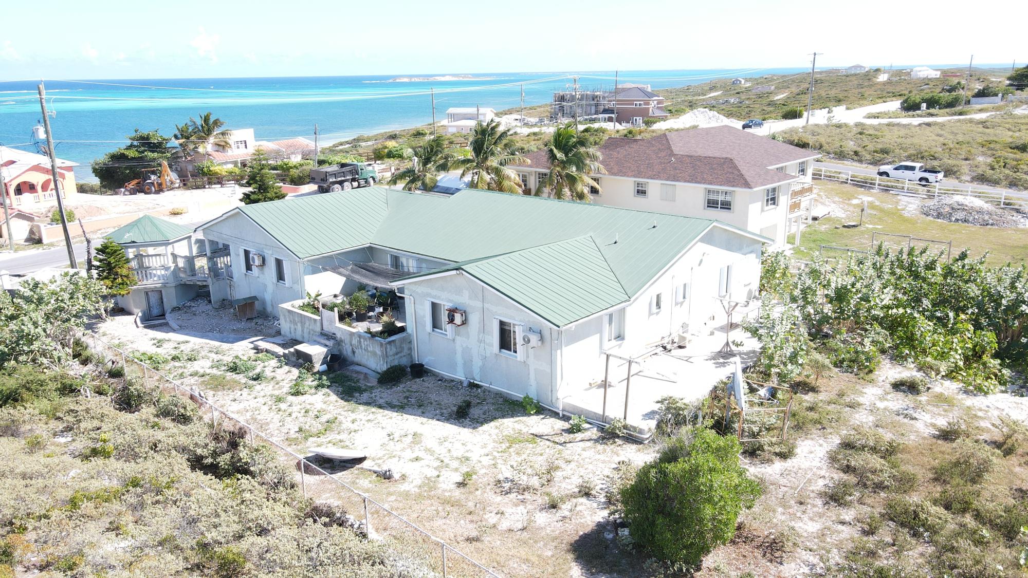 Nookie Hill House with single apartment attached
