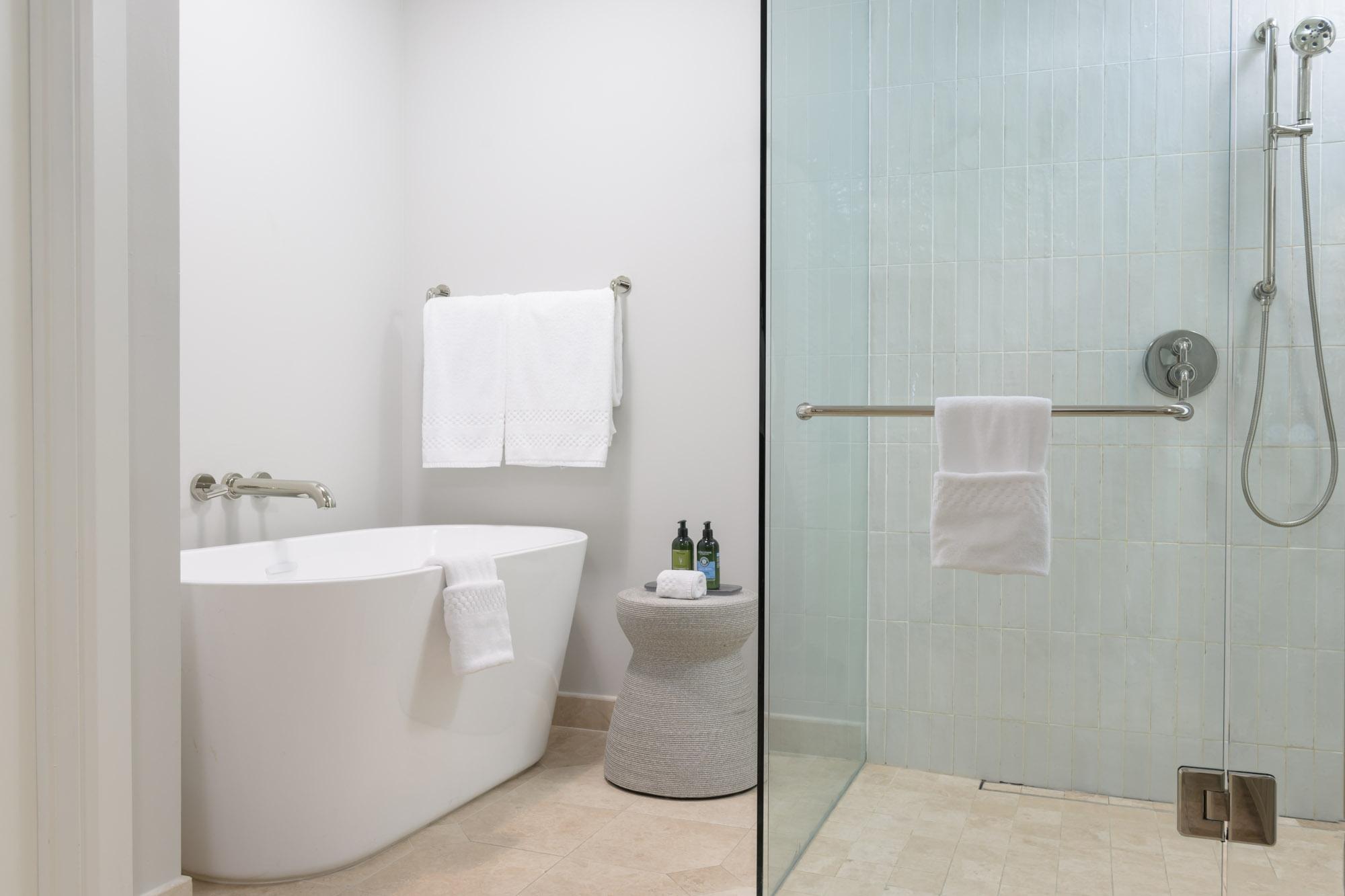 Grace Bay Club - Villa E101.102