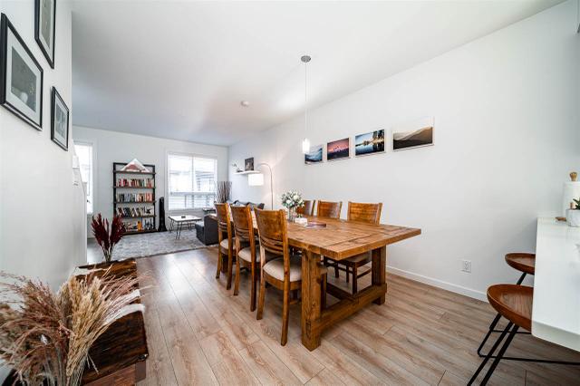 Listing Photo 12