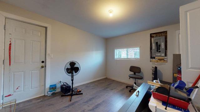 Listing Photo 12