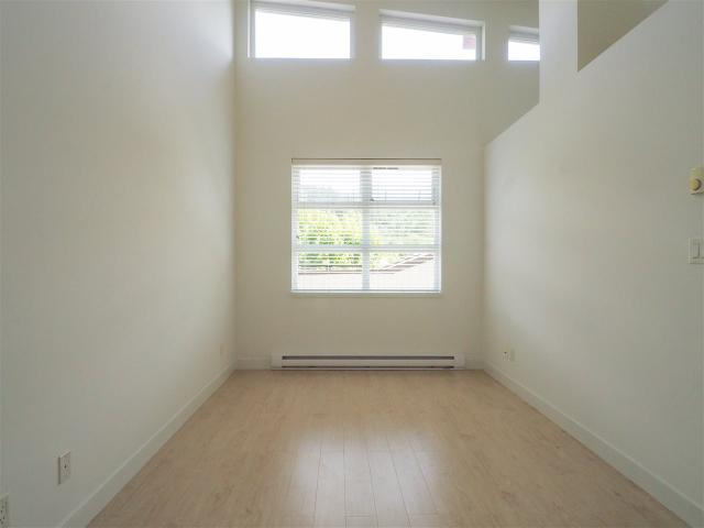 Listing Photo 14