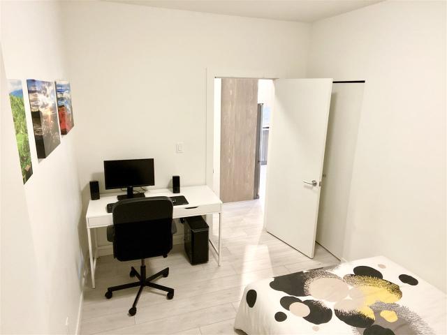 Listing Photo 12