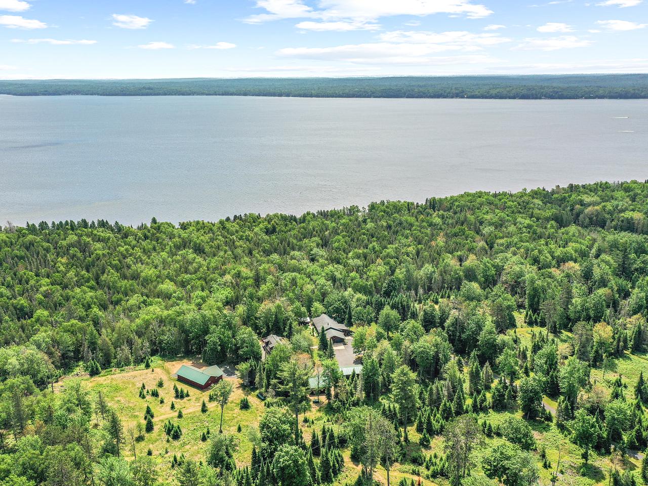 Lac Vieux Desert 3 Bedroom Home | Land O Lakes, Wisconsin | Gold Bar Realty