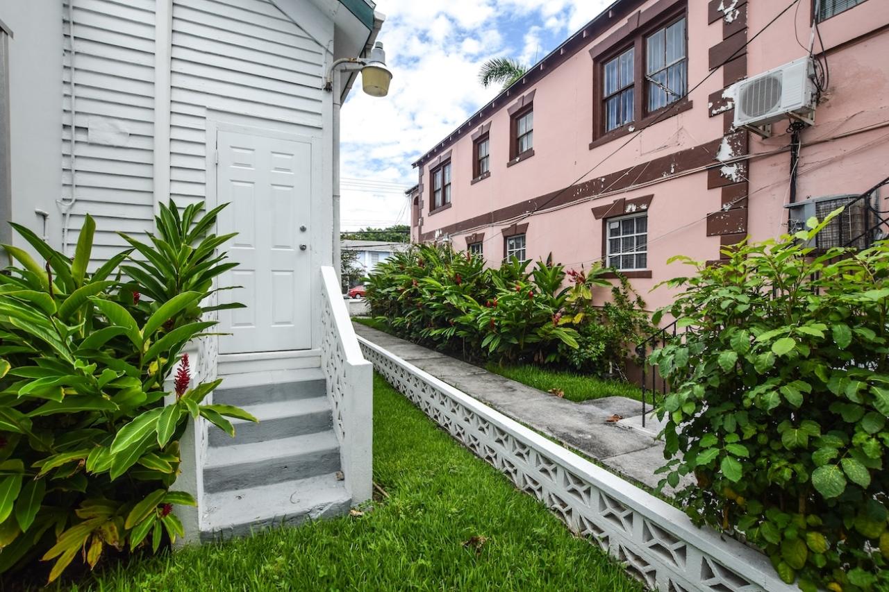 Bahamian Colonial