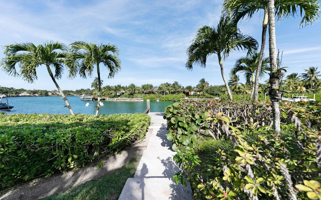 LYFORD CAY CANAL HOME