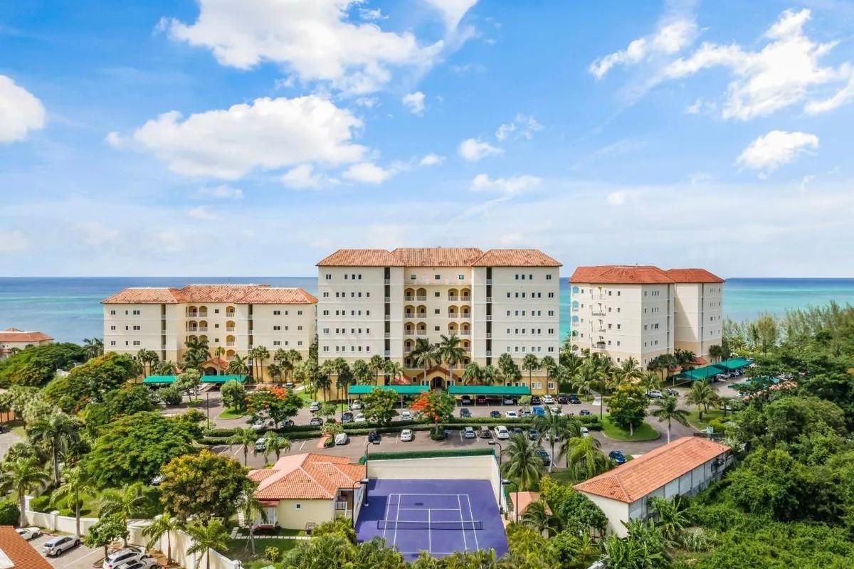 PENTHOUSE 1, B2 CAVES HTS
