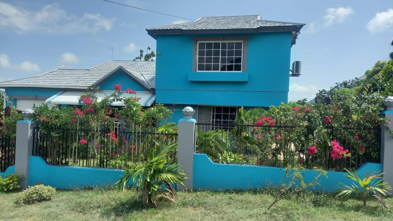 355 FORREST CLOSE, May Pen, Jamaica 