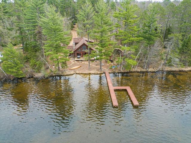 Pioneer Lake house picture