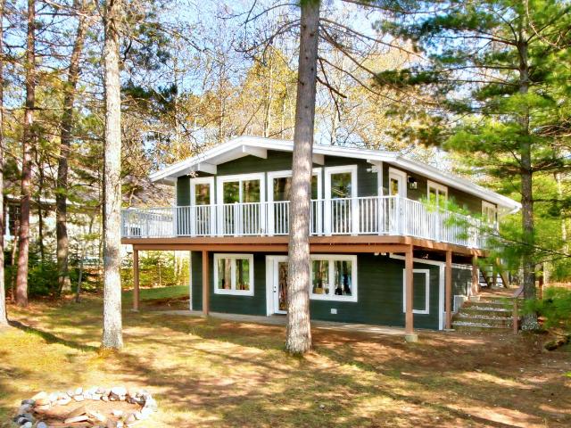 Otter Lake house picture