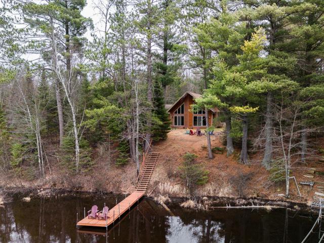 Undocumented Lake house picture
