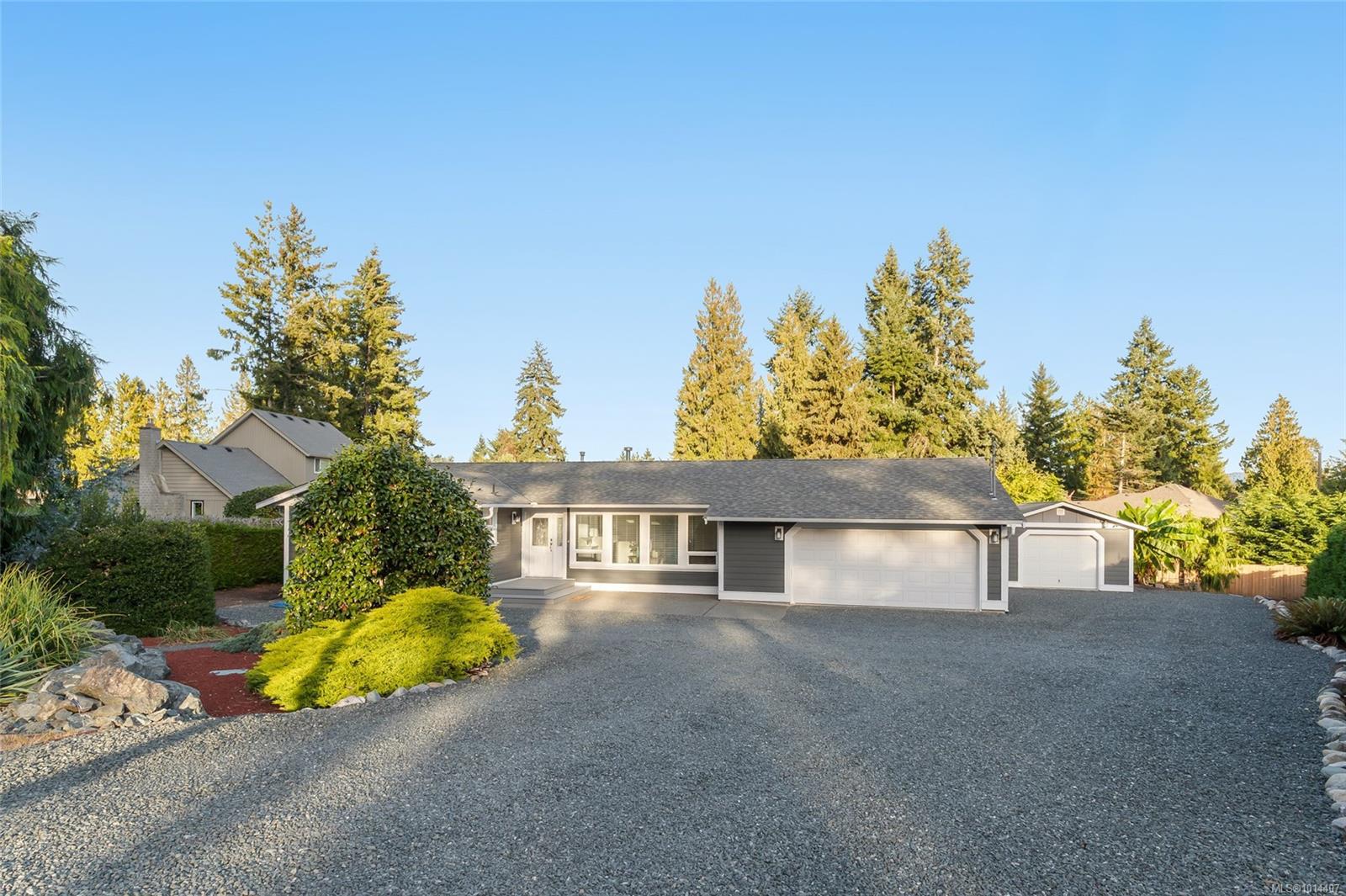 1600 Arbutus Dr - RE/MAX First Realty
